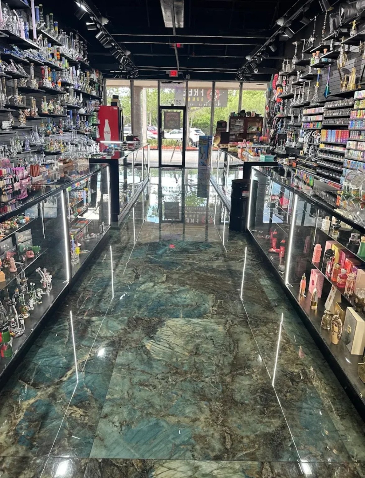 Vape devices display case